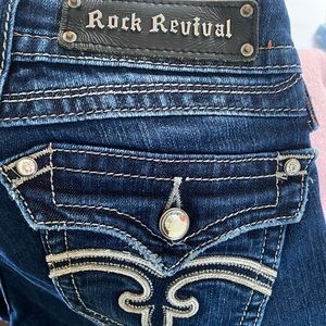 Women’s almost new really cool jeans with rhinestones on back pockets